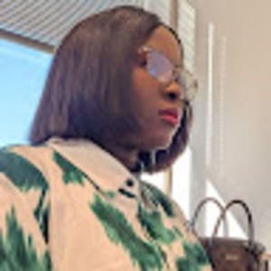 Meet your Posher, Adeola